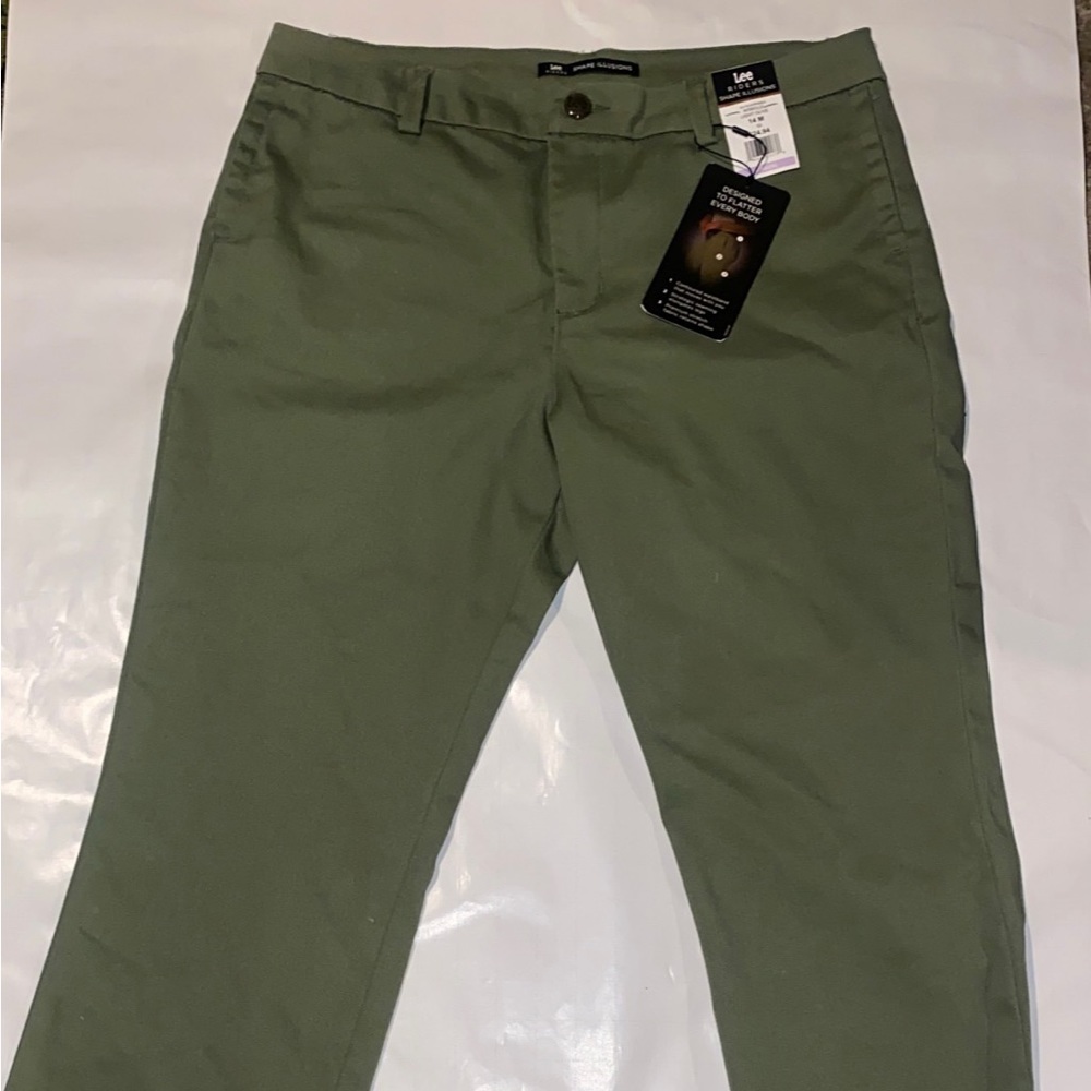 Brand New Shape Illusion Casual Pants